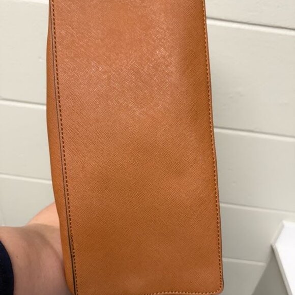 Guess Merrick Carryall Handbag Cognac Color - Picture 4 of 6